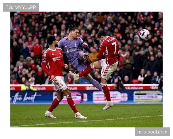 范戴克雨中喃喃自语，红军队长遭遇进球被吹与乌龙折射双重打击